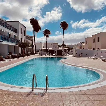 Silviana - One Bedroom With Communal Pool Apartment