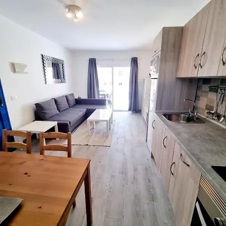 Apartment Silviana - One Bedroom With Communal Pool
